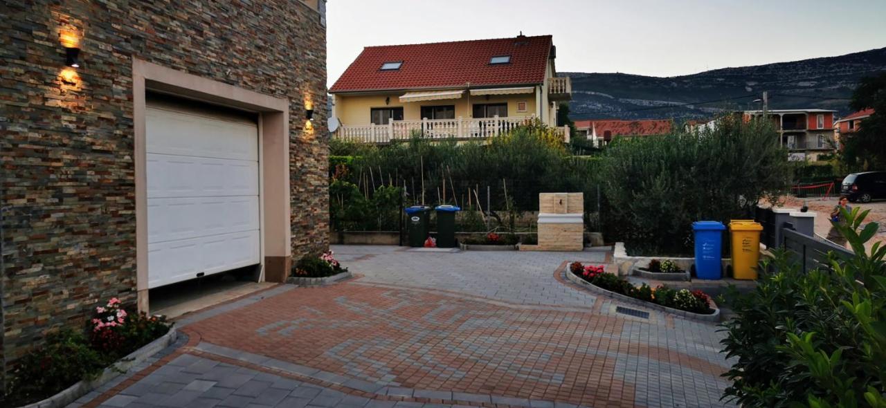 Apartment House Kastela With Heated Pool & Jacuzzi Kaštela Exterior foto