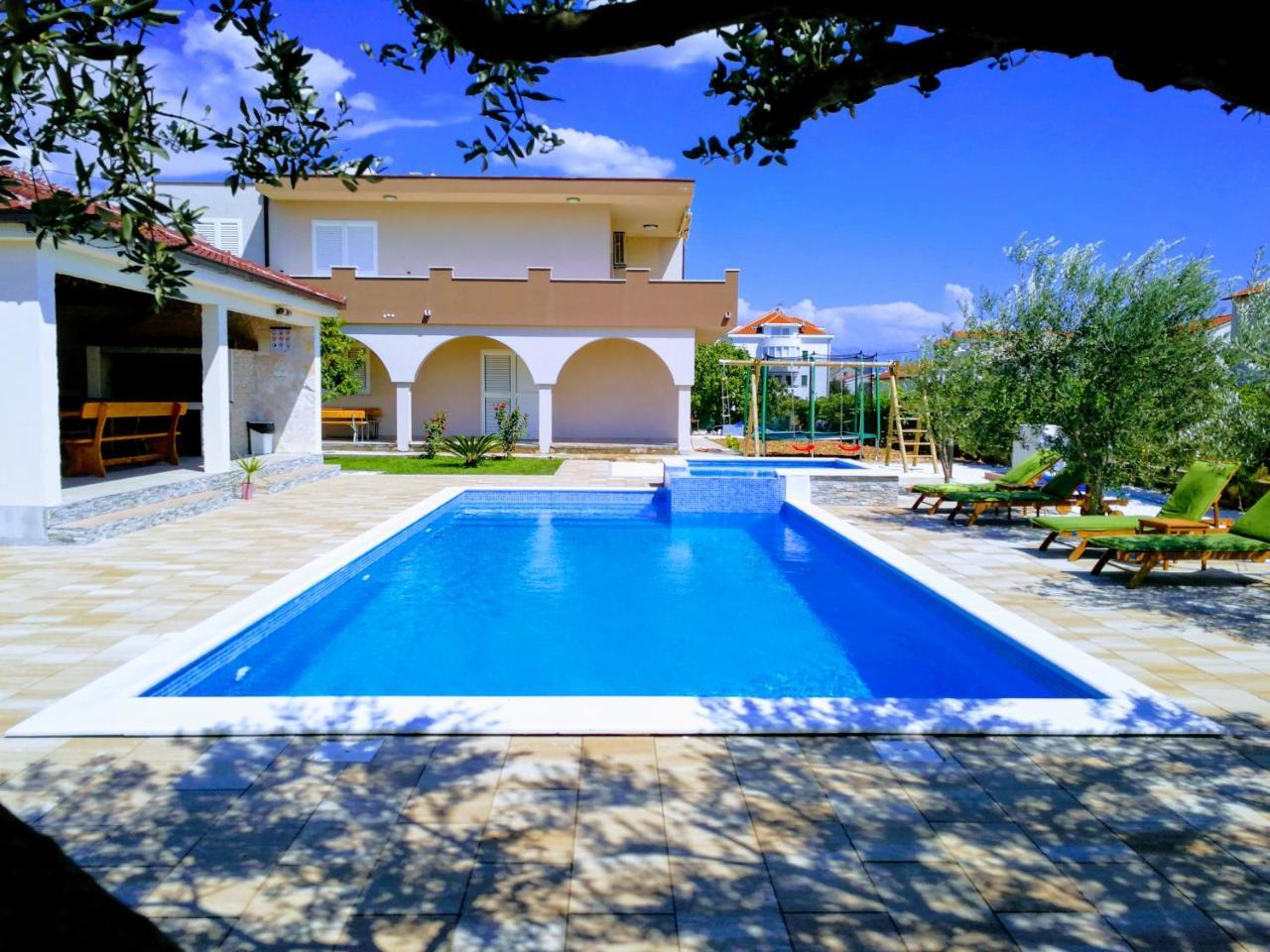 Apartment House Kastela With Heated Pool & Jacuzzi Kaštela Exterior foto